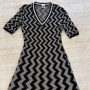 M By Missoni Black White Zig Zag V-necked Lined Knit Women’s A-Line Dress IT 44